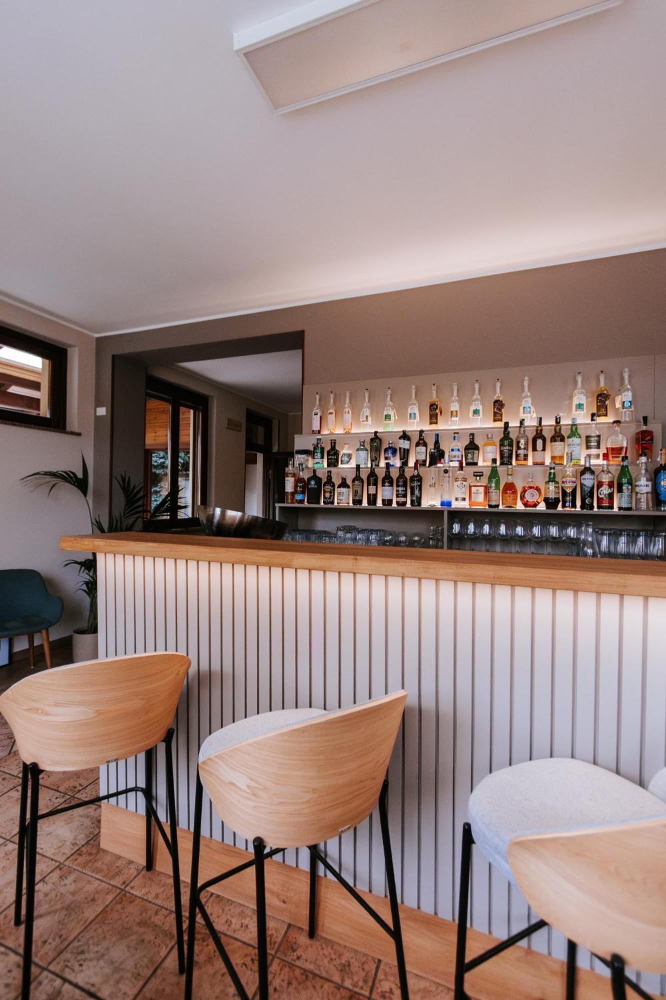 Manfredi Ristorante Con Alloggio Romentino Экстерьер фото
