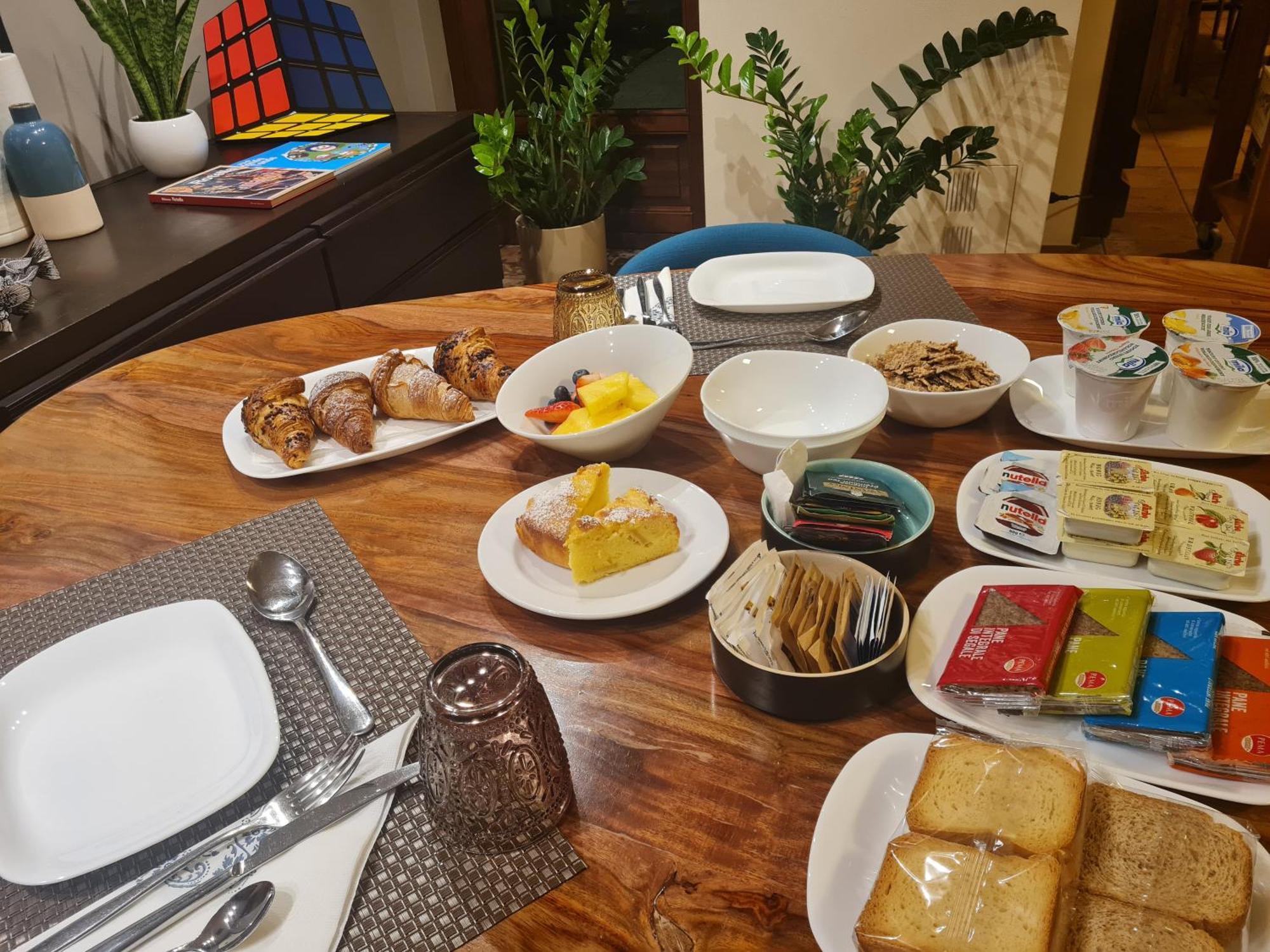 Manfredi Ristorante Con Alloggio Romentino Экстерьер фото